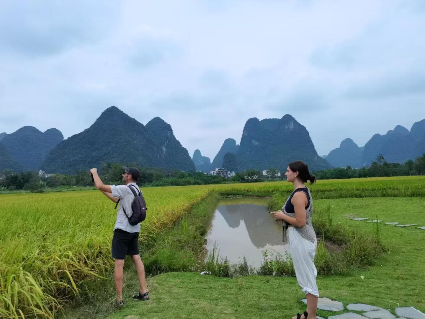 Yangshuo Fortune Lake Inn- One Way Free Pick Up From Airport Or Ts Over 3 Nights Exterior foto